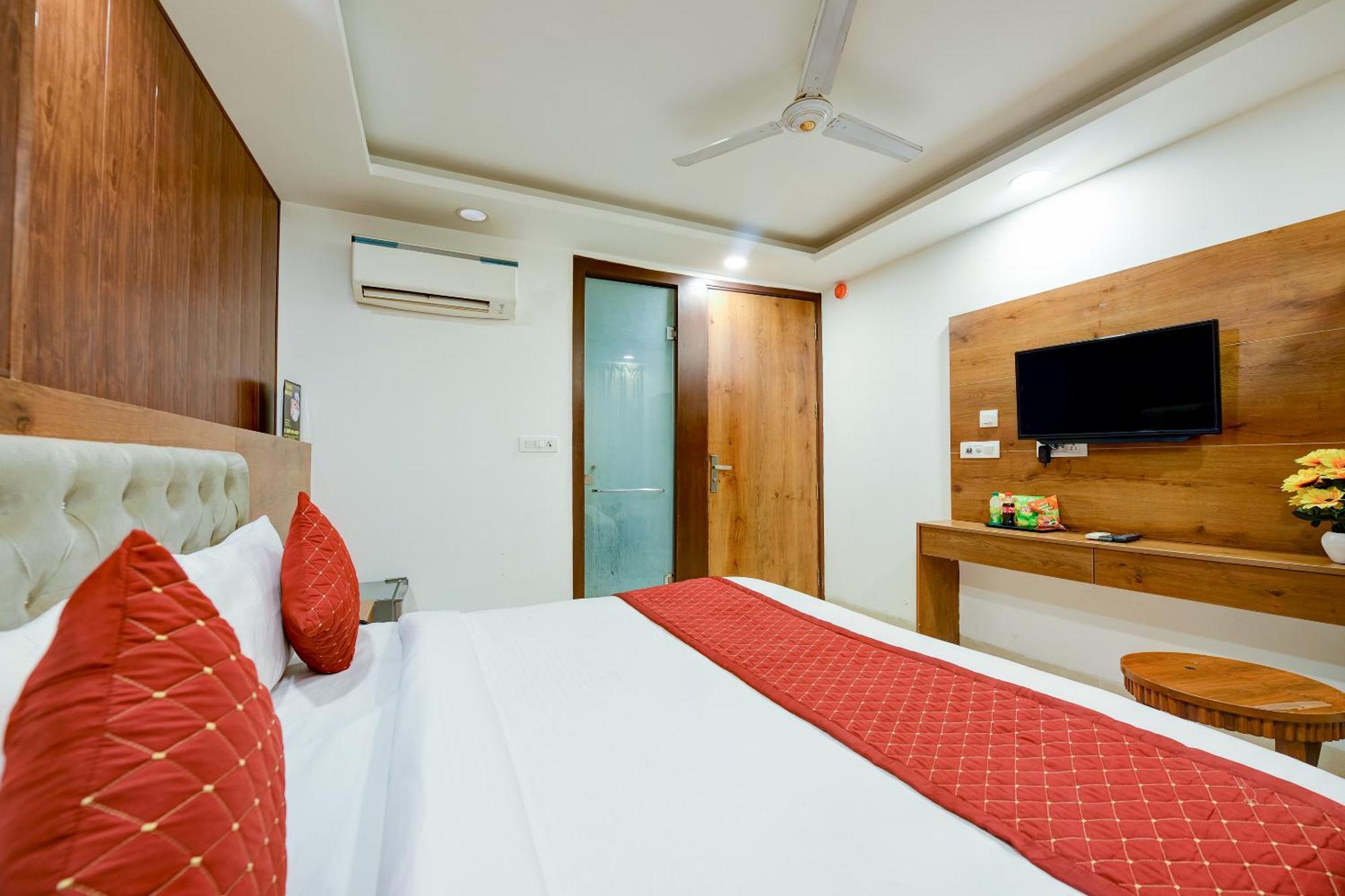 Hotel Grand Qubic Near Delhi Airport Νέο Δελχί Εξωτερικό φωτογραφία