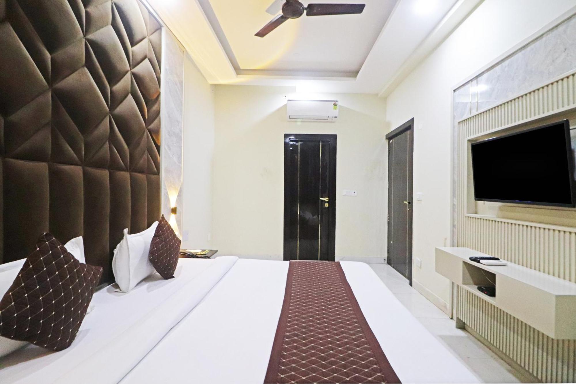 Hotel Grand Qubic Near Delhi Airport Νέο Δελχί Εξωτερικό φωτογραφία